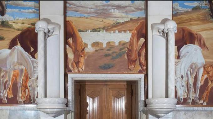 rocaille-palazzo-acquedotto-duilio-cambelloti-bari-mostra