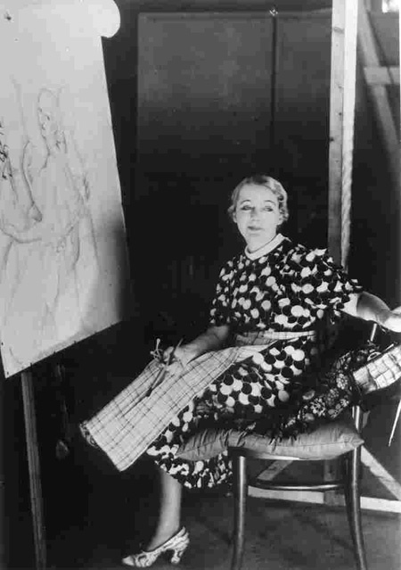 Portrait de Gerda Wegener en train de peindre la réalisatrice Alice O’Frederiks