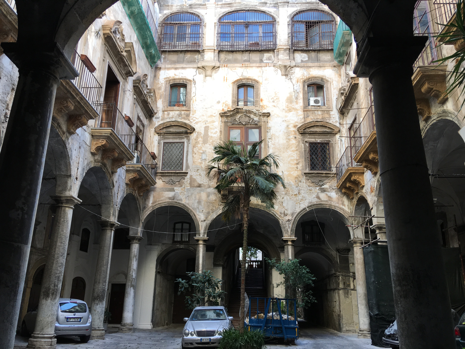 rocaille-blog-sicilia-palermo-ex-palazzo-cuto-scalone-71