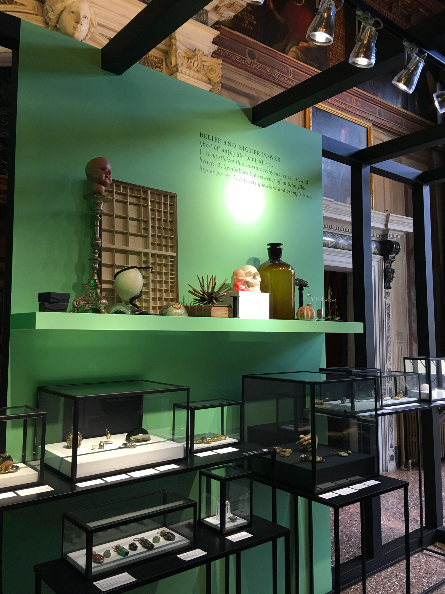 rocaille-blog-venezia-palazzo-mocenigo-cabinet-of-curiosities-collezione-storp-profumo-1