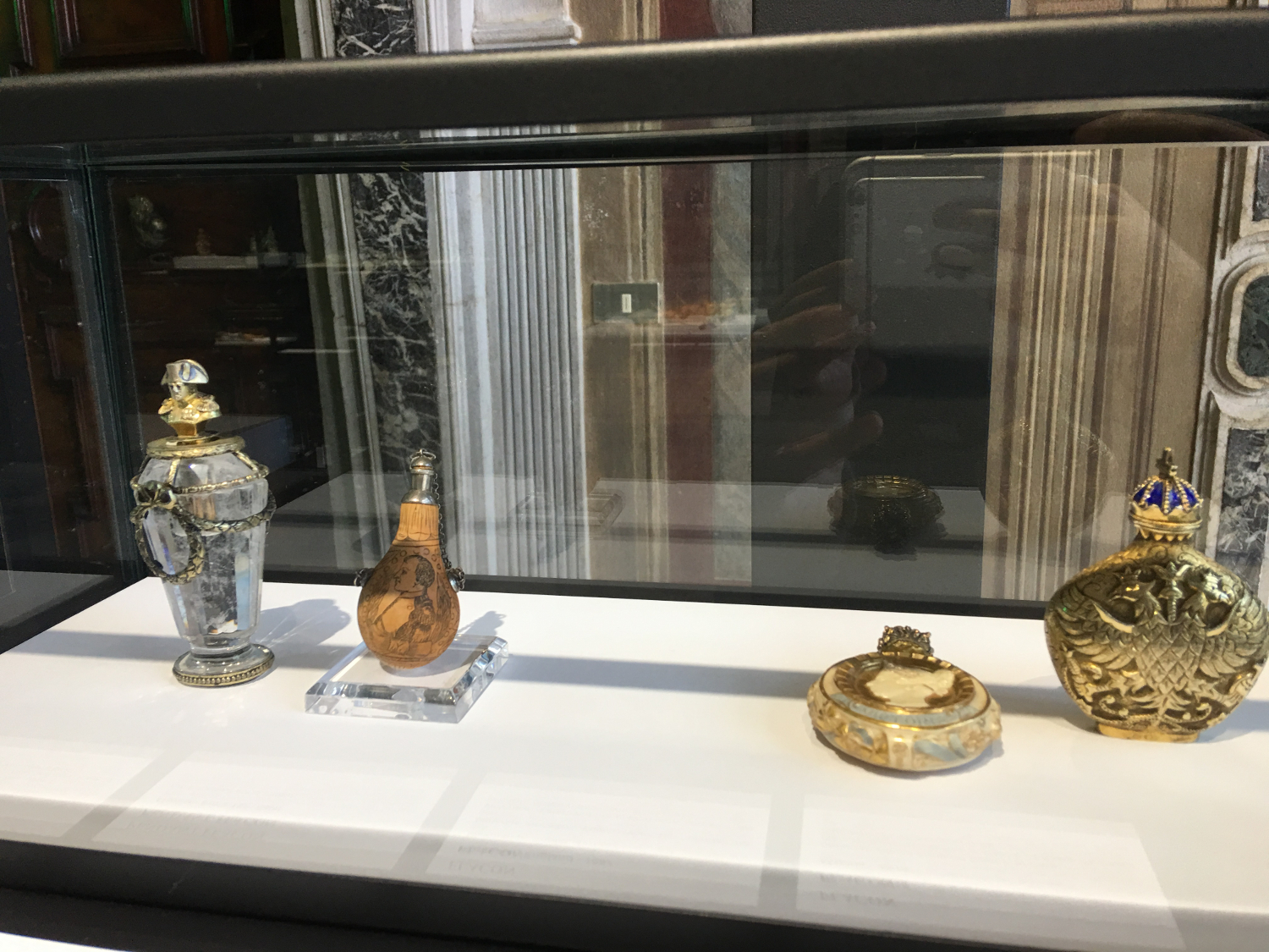 rocaille-blog-venezia-palazzo-mocenigo-cabinet-of-curiosities-collezione-storp-profumo-12