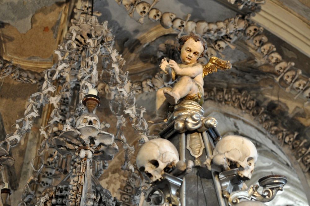 rocaille-sedlec-ossuary-prague