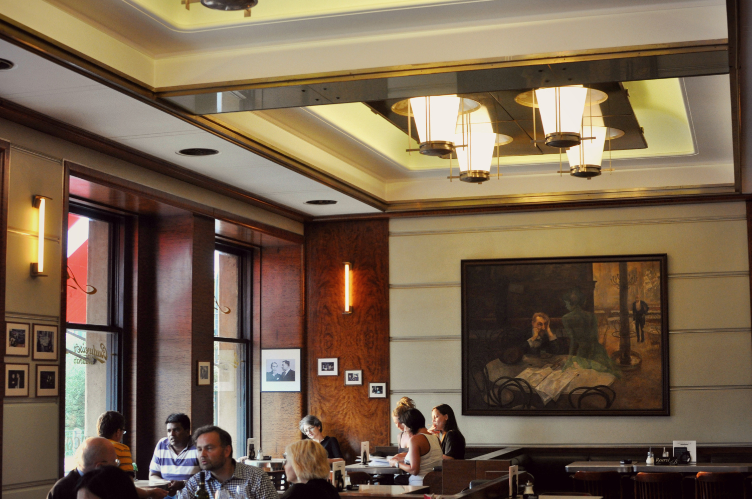 rocaille-viktor-oliva-café-slavia-prague